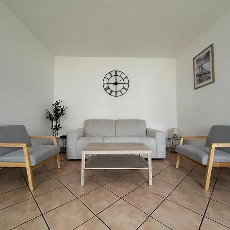 Prázdninový dům Maison Calme, Avec Terrasse Et Parking *